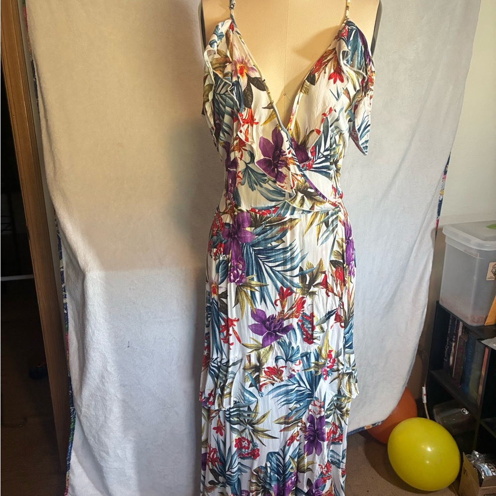 Forever 21 White Floral Maxi Dress